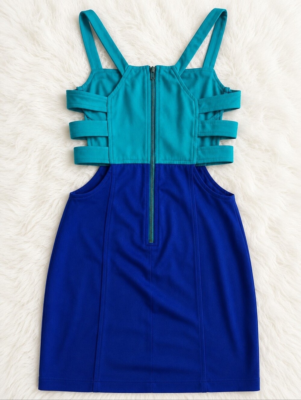 💋LUSH SIDE CUT-OUT MINIDRESS!!! - Picture 5 of 8